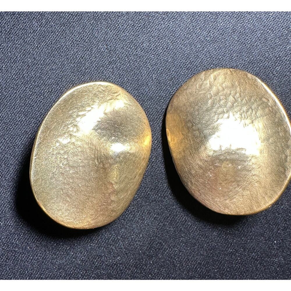 Vintage Gold Tone Oval Clip On Earrings Domed Textured Statement Retro hammered
